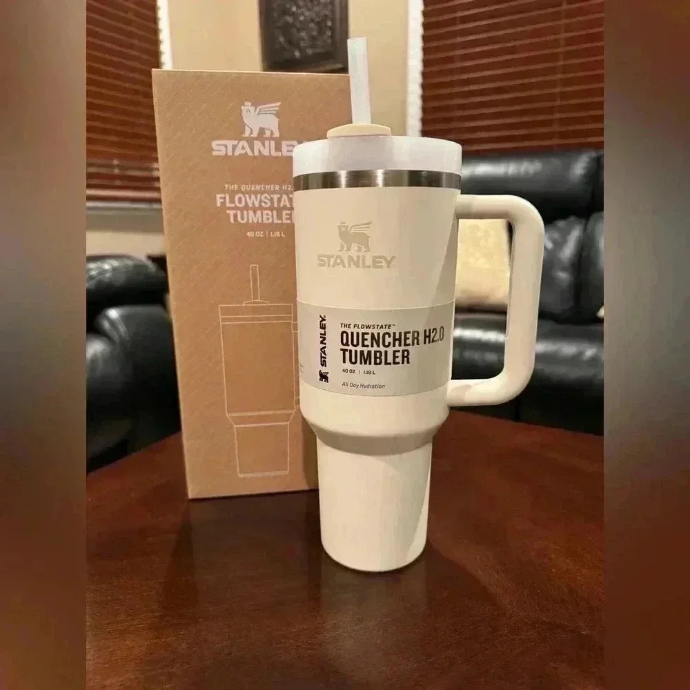 NEW AUTHENTIC STANLEY THE FLOWSTATE 40oz QUENCHER H2.O TUMBLER CREAM